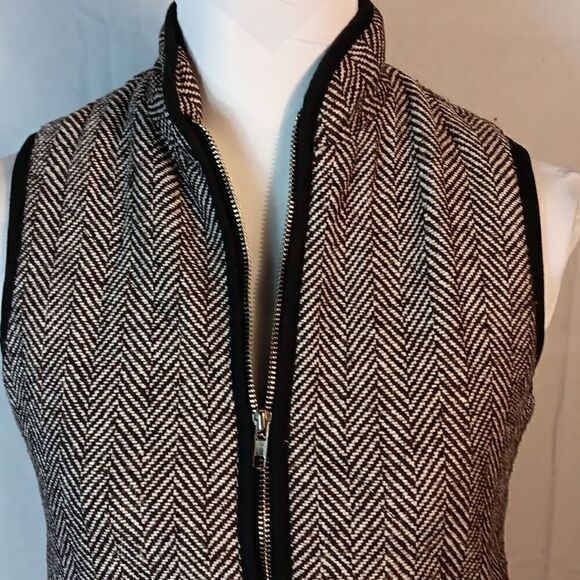 Hemline Mom Herringbone Wool Blend Vest - Picture 2 of 8